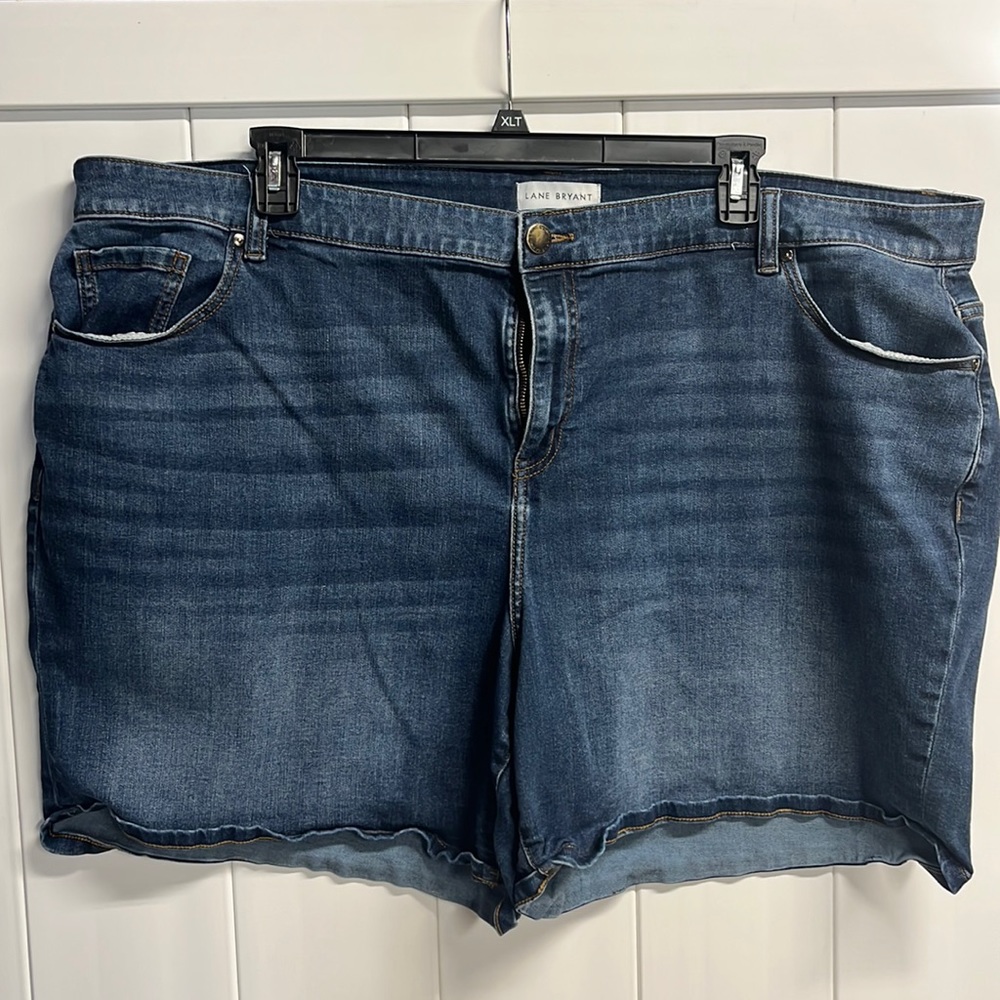 Lane Bryant mid rise boyfriend midi denim shorts size 26W
